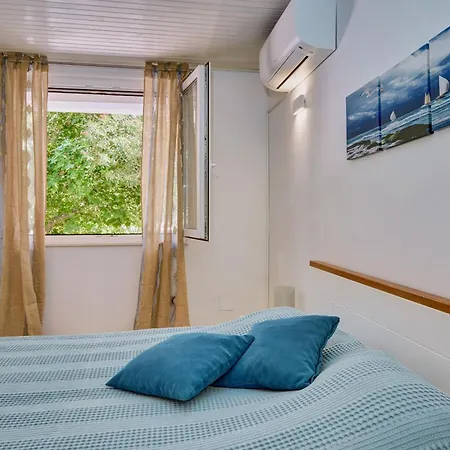 With A Parking Space Losinj, Losinj - 23373 Διαμέρισμα Mali Lošinj